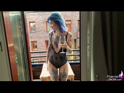 ❤️ Sjajna djevojka sisa gutljajem i strastveno jebe pod otvorenim nebom ❌ Porno u pornografiji bs.niceporn.ru ❌️❤